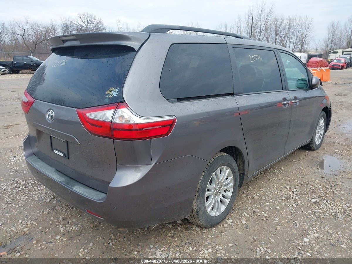2017 TOYOTA SIENNA XLE 8 PASSENGER — снимка 4