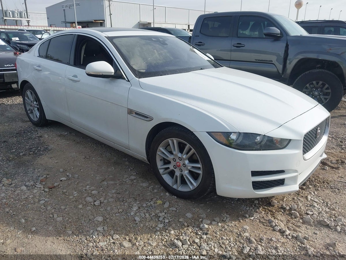 2018 JAGUAR XE 25T PREMIUM