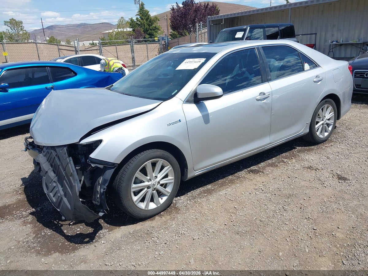 2012 TOYOTA CAMRY HYBRID XLE — photo 2