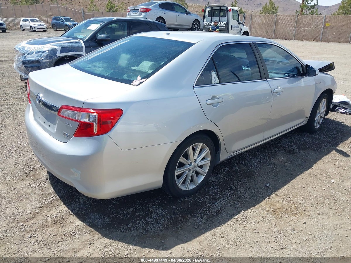 2012 TOYOTA CAMRY HYBRID XLE — photo 4