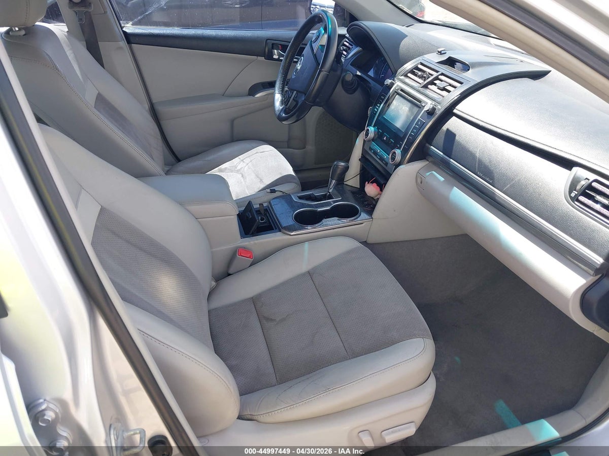 2012 TOYOTA CAMRY HYBRID XLE — photo 5