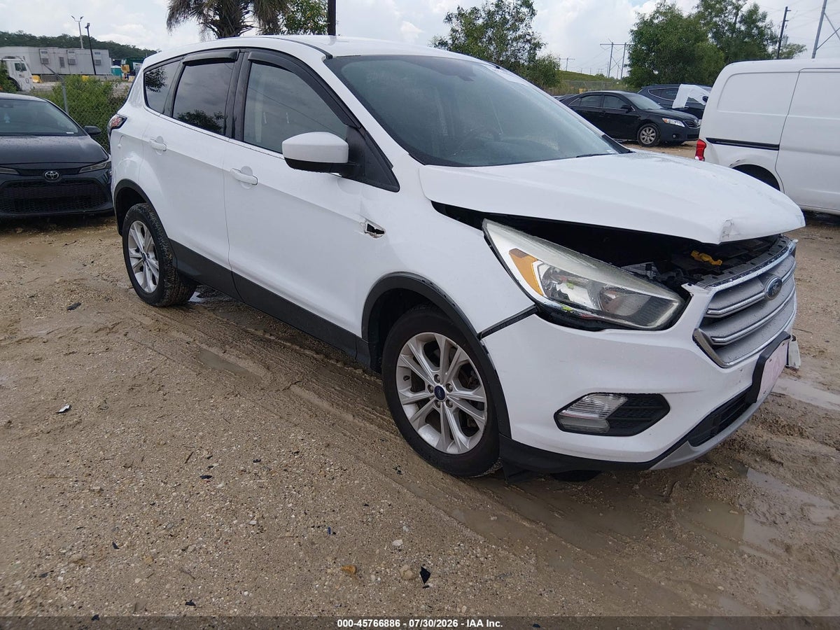 2017 FORD ESCAPE SE