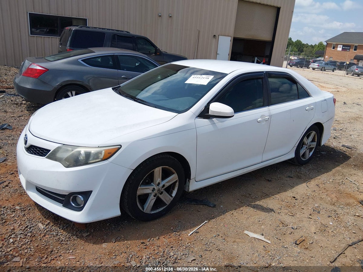 2014 TOYOTA CAMRY SE — снимка 2