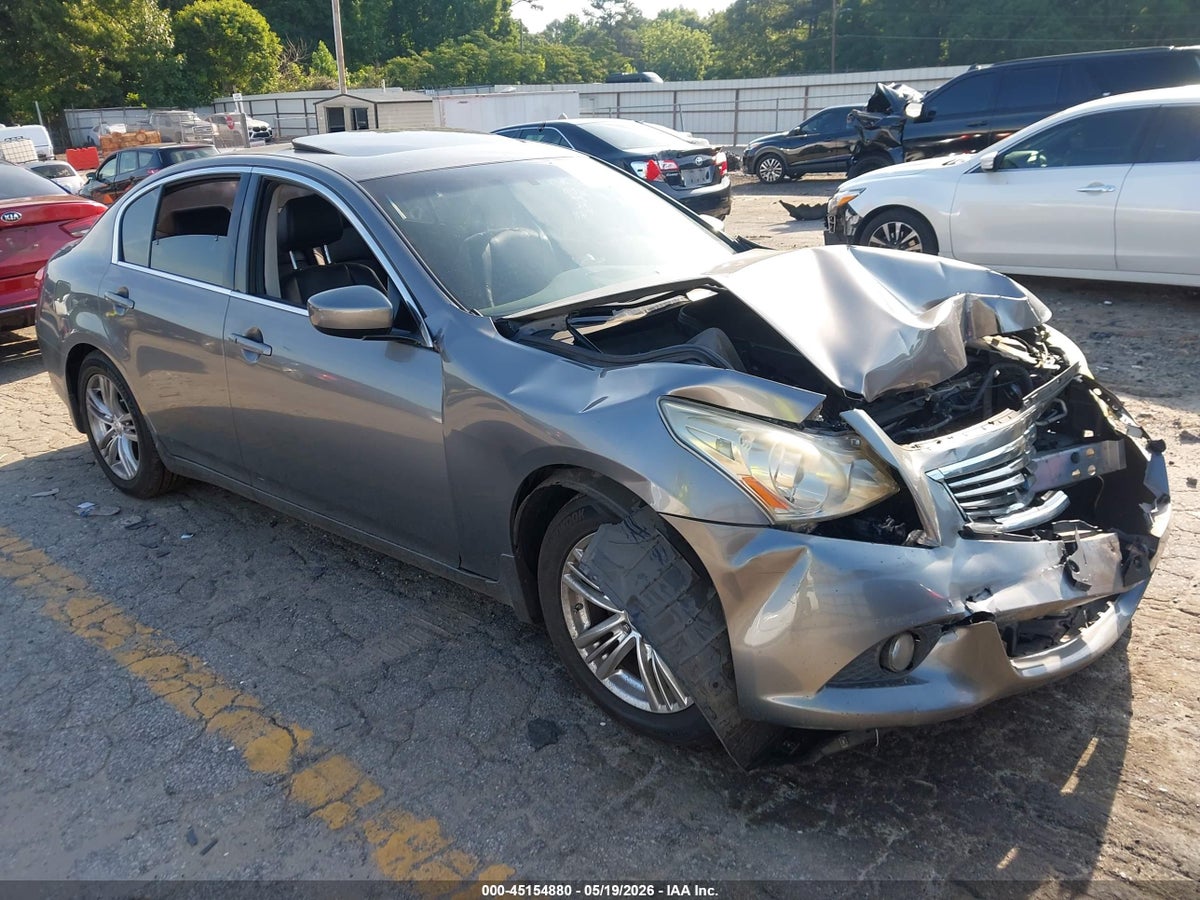 2013 INFINITI G37 JOURNEY