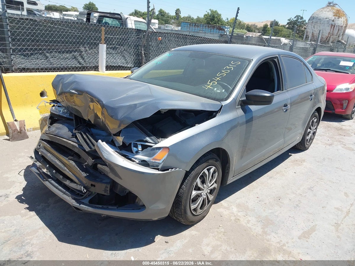 2014 VOLKSWAGEN JETTA 2.0L S — снимка 2