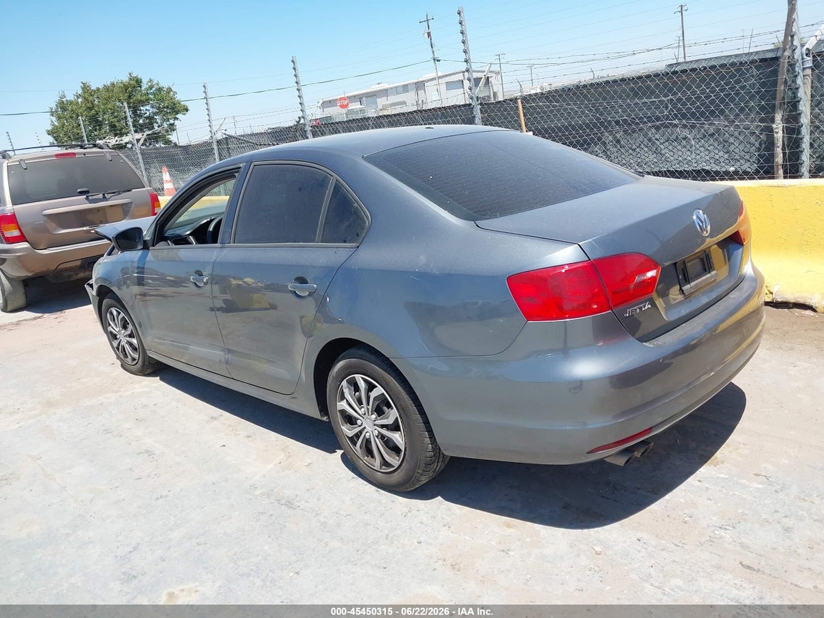2014 VOLKSWAGEN JETTA 2.0L S — снимка 3