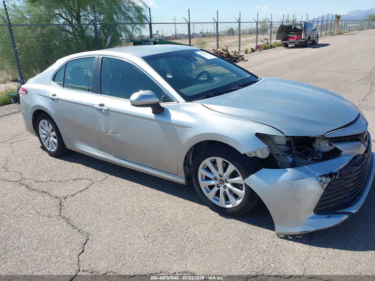 2018 TOYOTA CAMRY LE