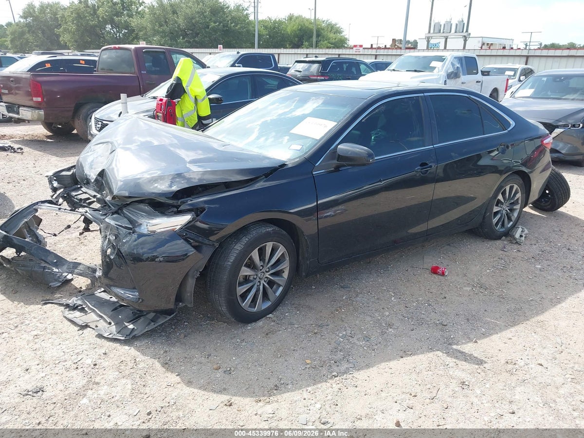 2015 TOYOTA CAMRY XLE — снимка 2