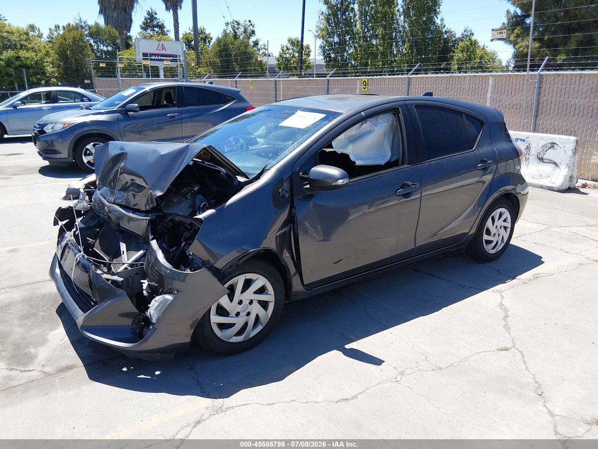 2015 TOYOTA PRIUS C THREE — снимка 2
