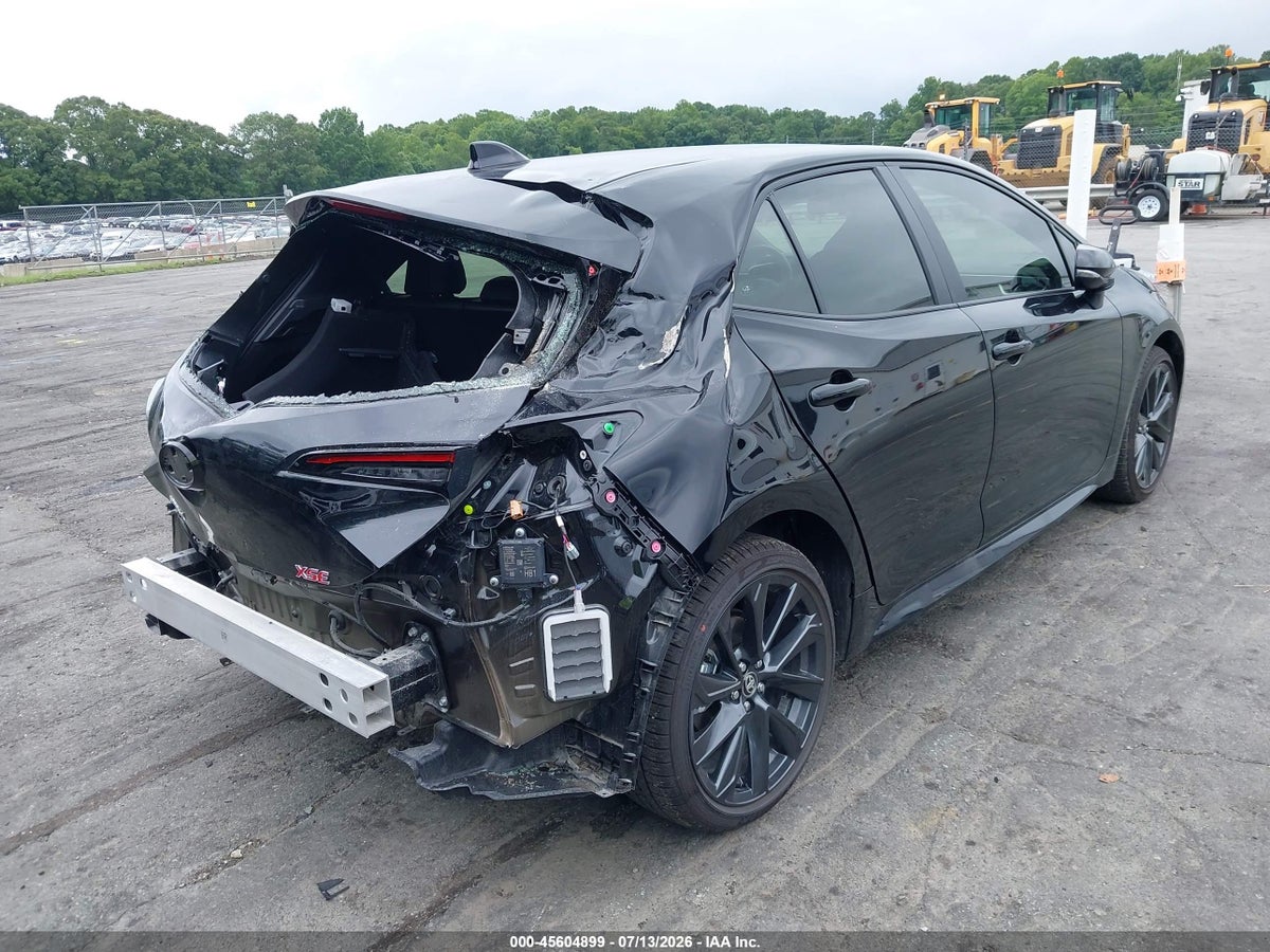 2026 TOYOTA COROLLA XSE — снимка 4