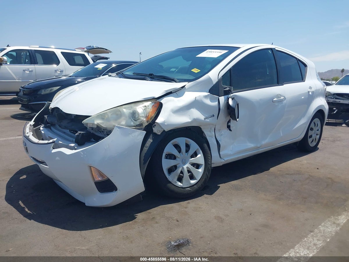 2013 TOYOTA PRIUS C ONE — снимка 2