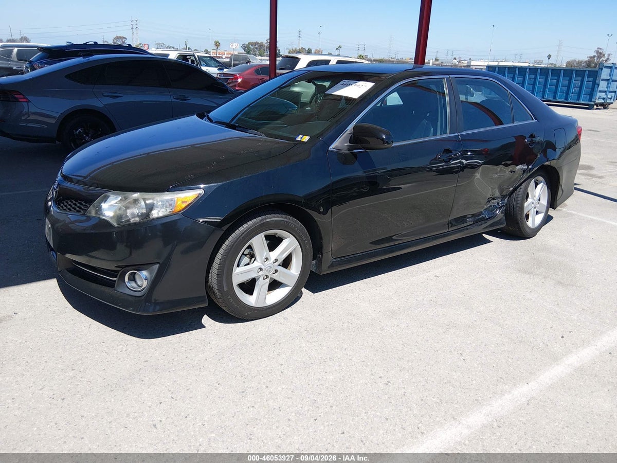 2013 TOYOTA CAMRY SE — снимка 2