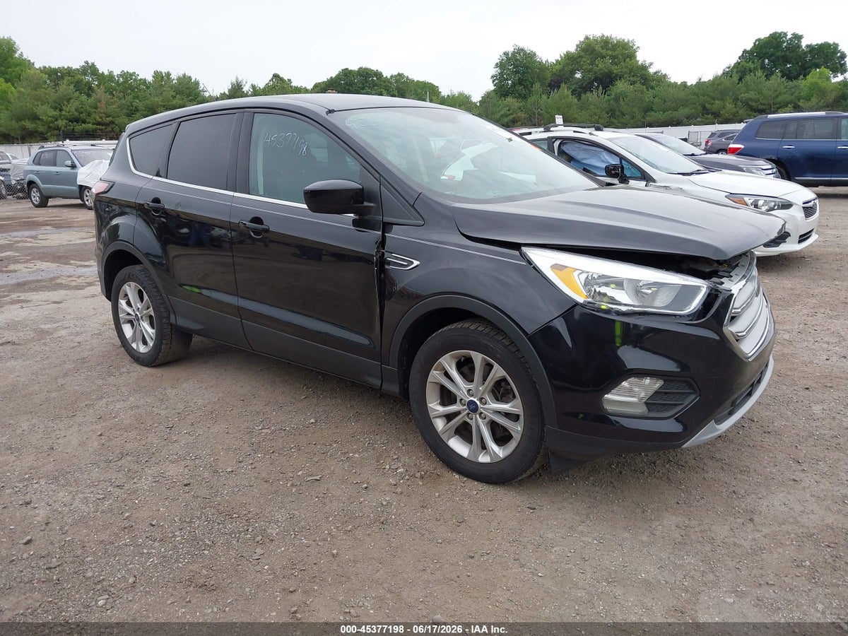 2017 FORD ESCAPE SE