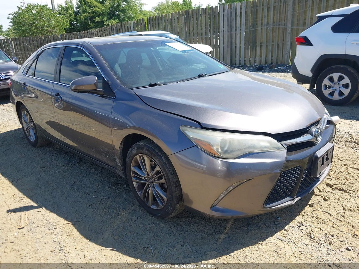 2016 TOYOTA CAMRY SE