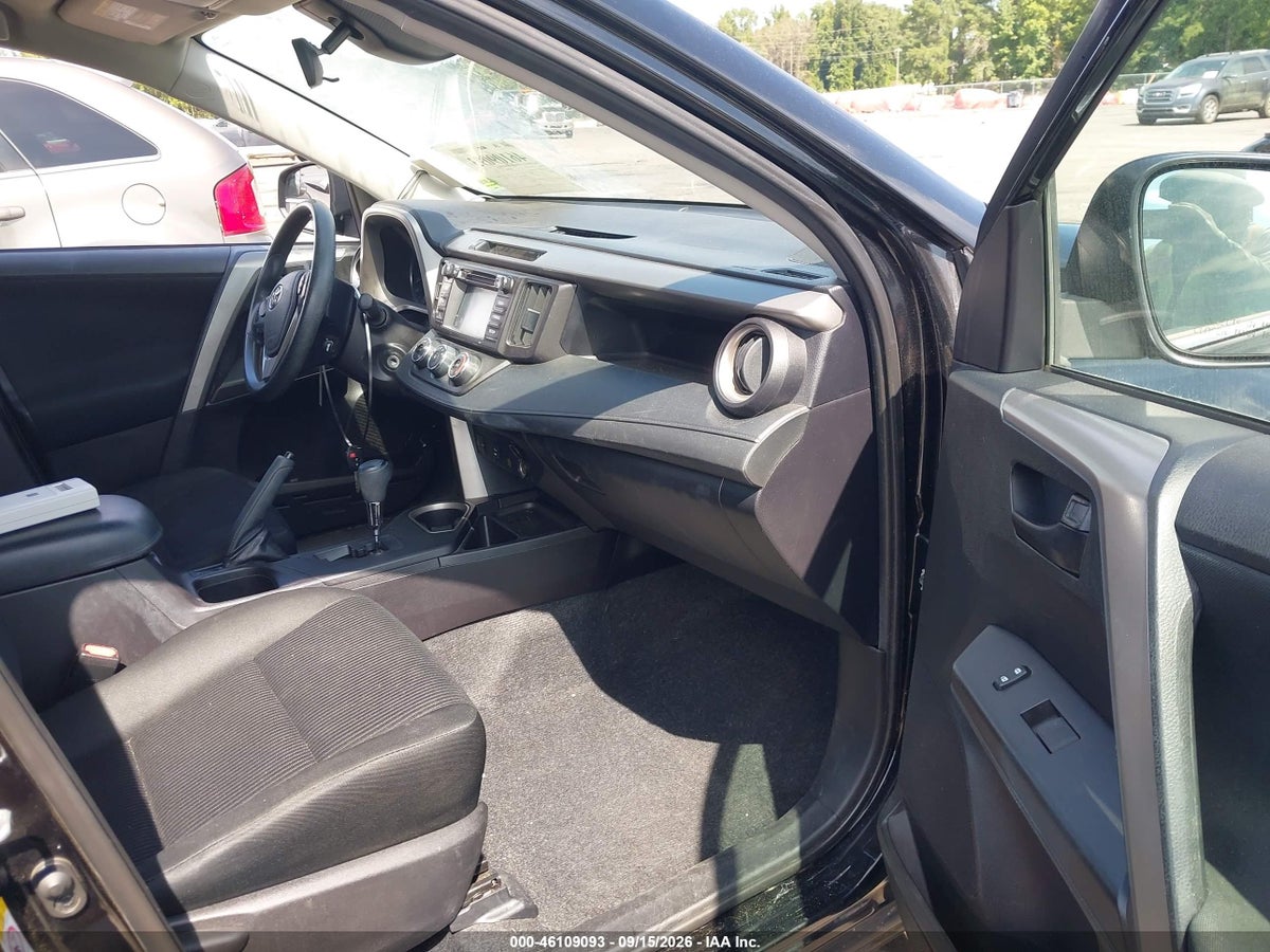 2018 TOYOTA RAV4 LE — снимка 5