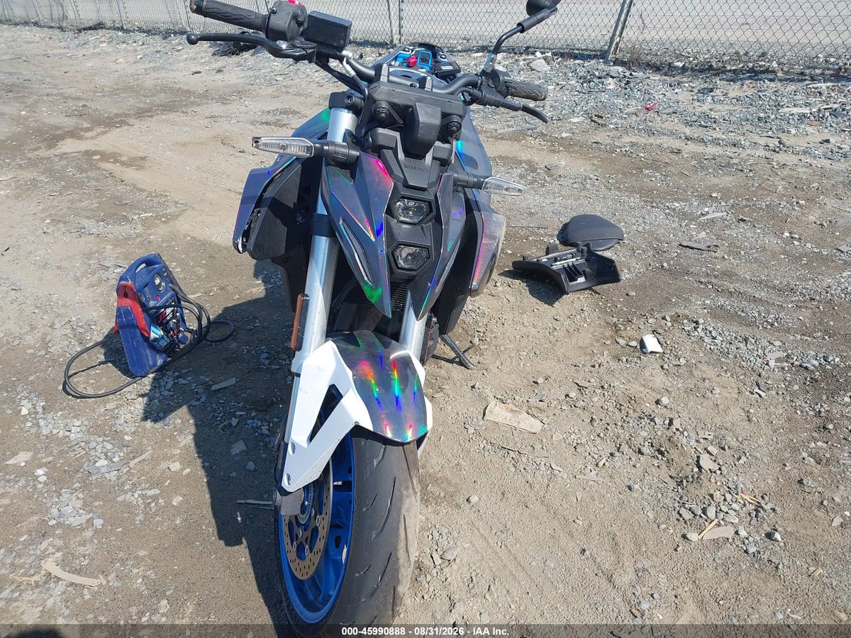 2023 SUZUKI GSX800 R — снимка 5