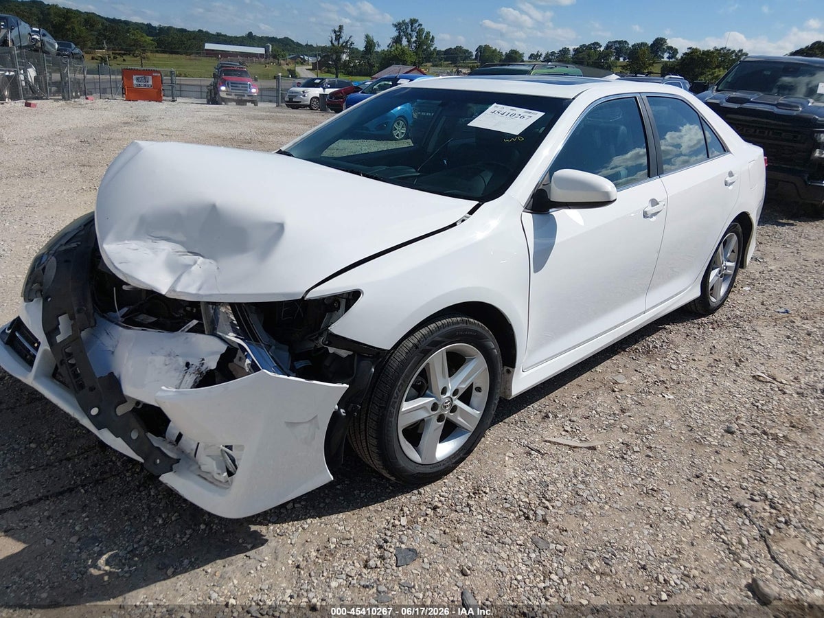 2014 TOYOTA CAMRY SE — снимка 2