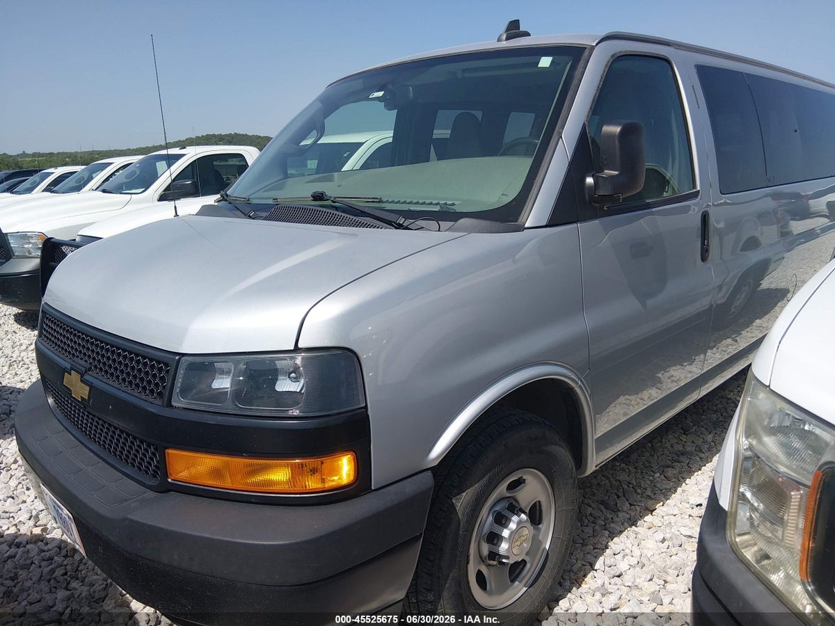 2022 CHEVROLET EXPRESS PASSENGER RWD 3500 EXTENDED WHEELBASE LS — снимка 2