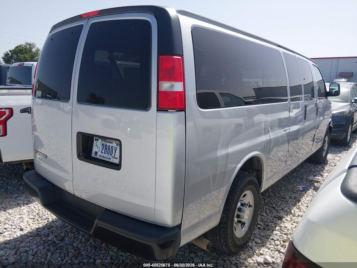 2022 CHEVROLET EXPRESS PASSENGER RWD 3500 EXTENDED WHEELBASE LS — снимка 4