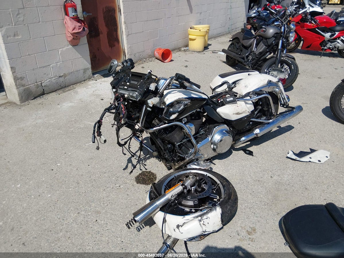 2014 HARLEY-DAVIDSON FLHTCU ULTRA CLASSIC ELECTRA GLD — photo 2