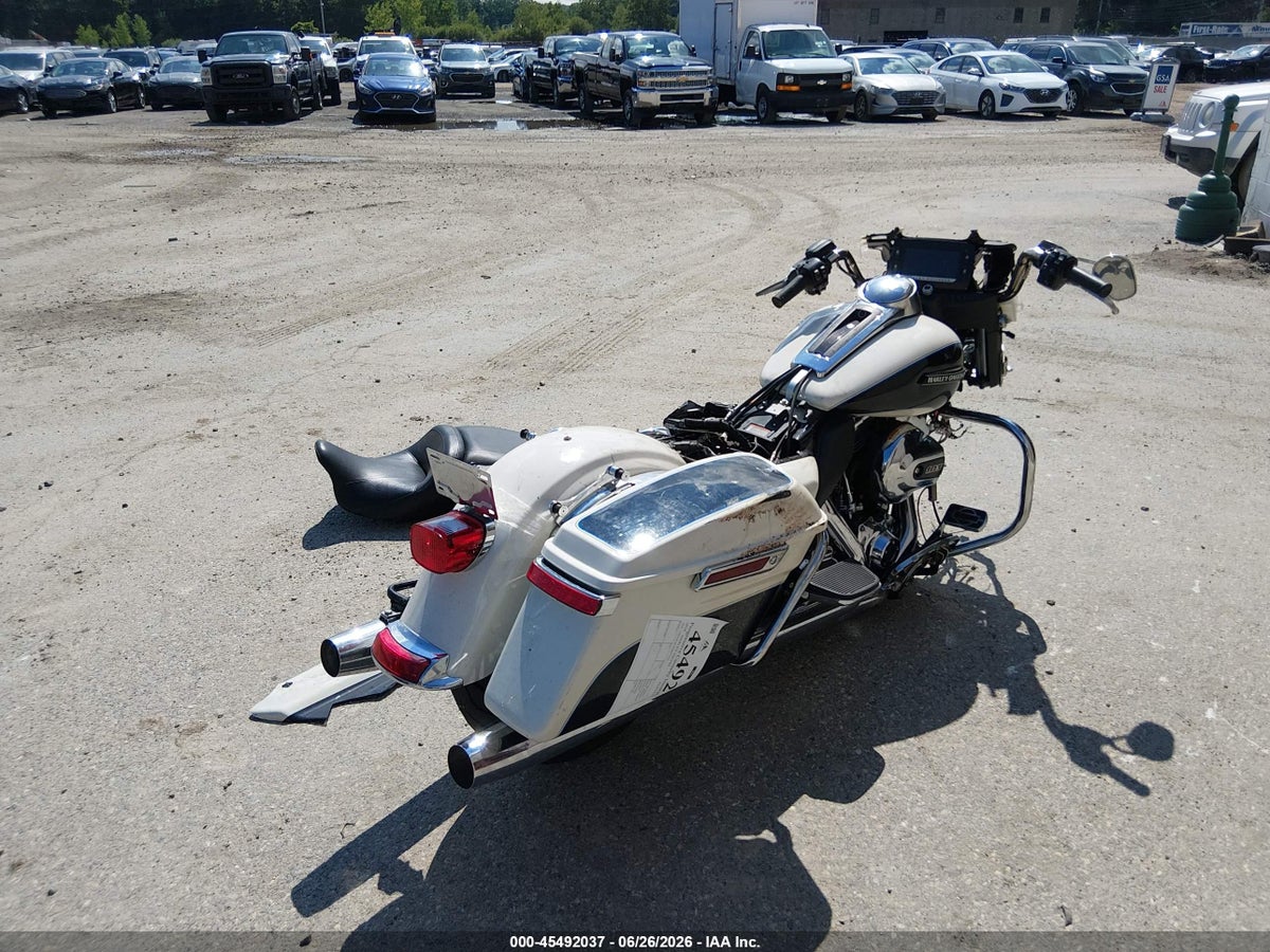 2014 HARLEY-DAVIDSON FLHTCU ULTRA CLASSIC ELECTRA GLD — photo 4