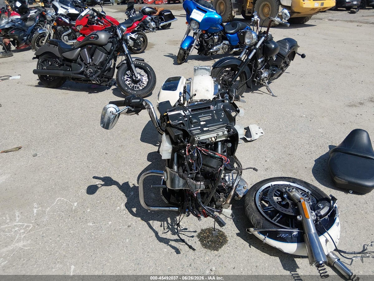 2014 HARLEY-DAVIDSON FLHTCU ULTRA CLASSIC ELECTRA GLD — photo 5