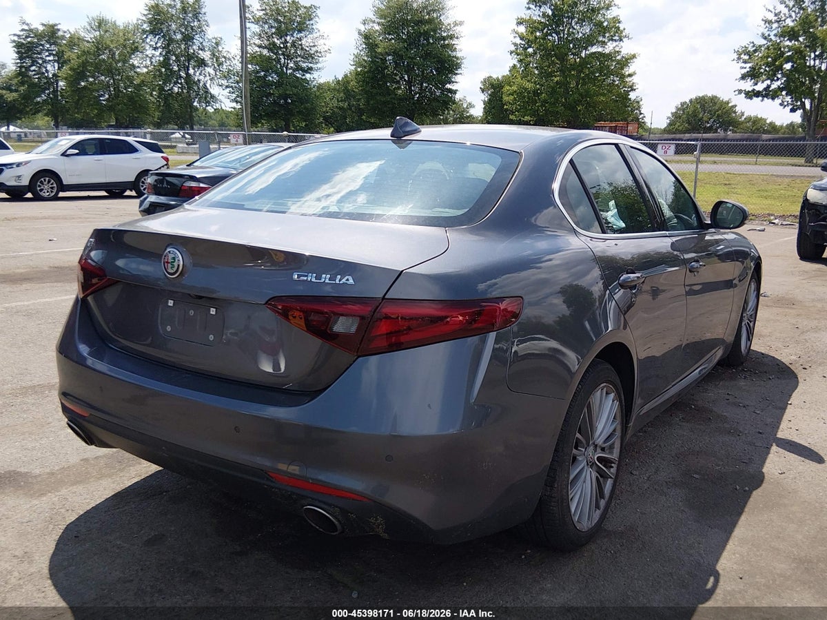 2017 ALFA ROMEO GIULIA TI AWD — снимка 4