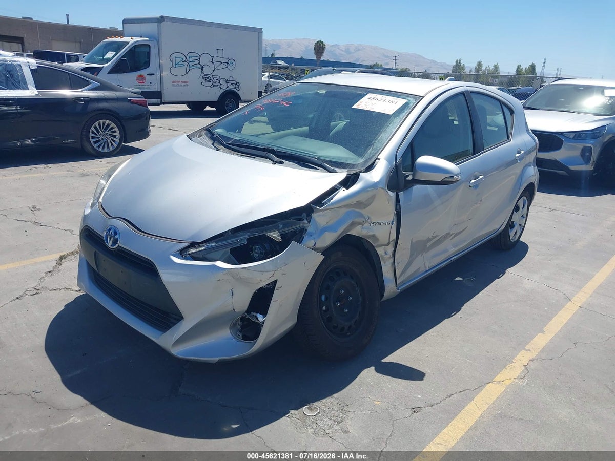 2015 TOYOTA PRIUS C ONE — снимка 2