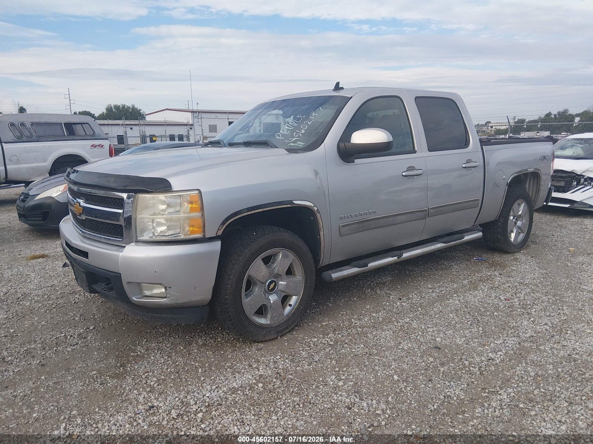 2010 CHEVROLET SILVERADO 1500 LTZ — снимка 2
