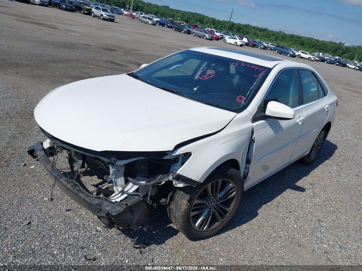 2015 TOYOTA CAMRY SE — снимка 2