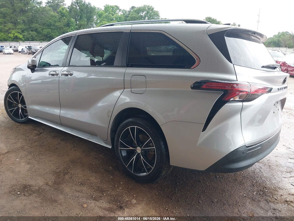 2021 TOYOTA SIENNA XLE — снимка 3