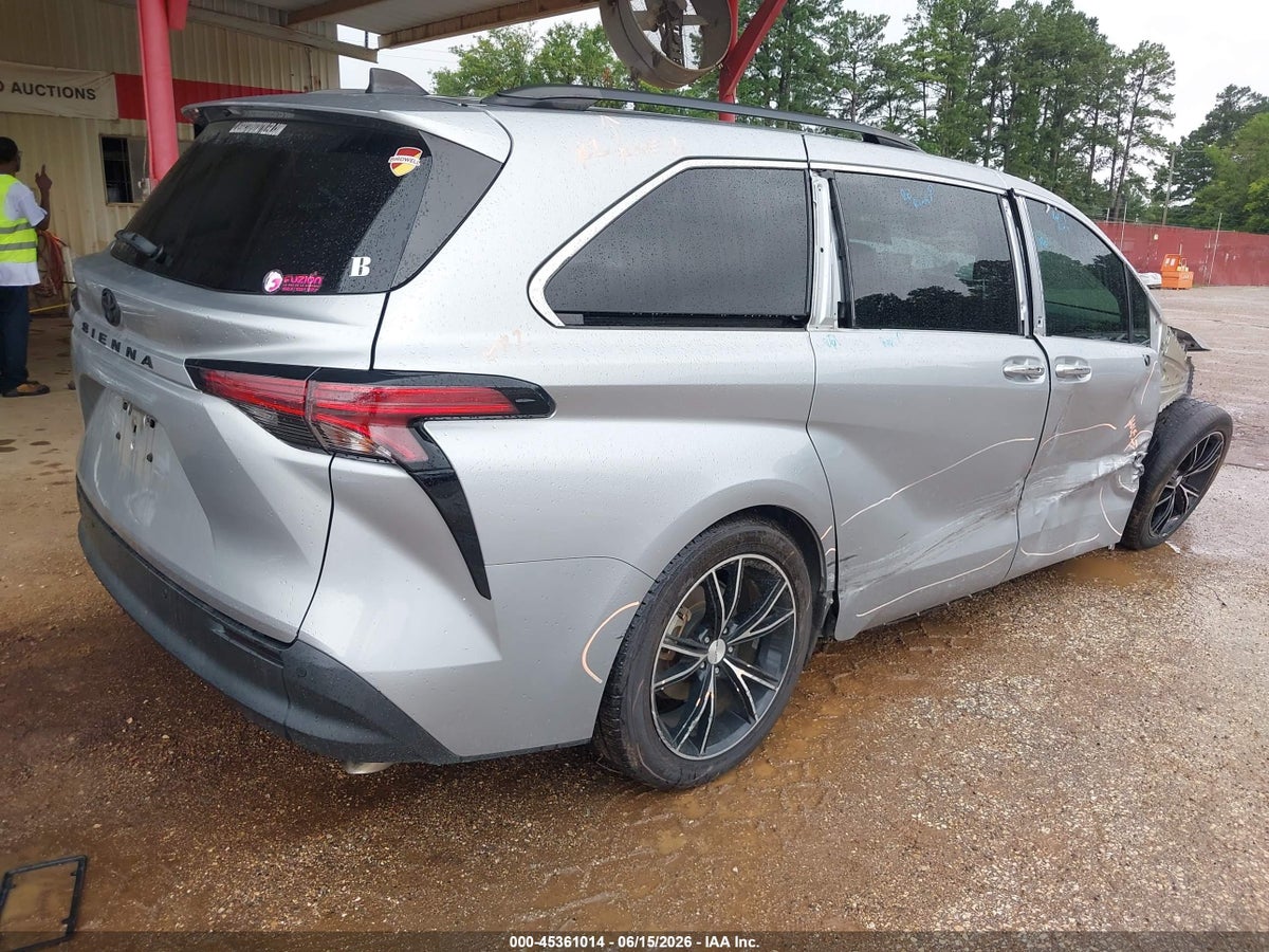 2021 TOYOTA SIENNA XLE — снимка 4