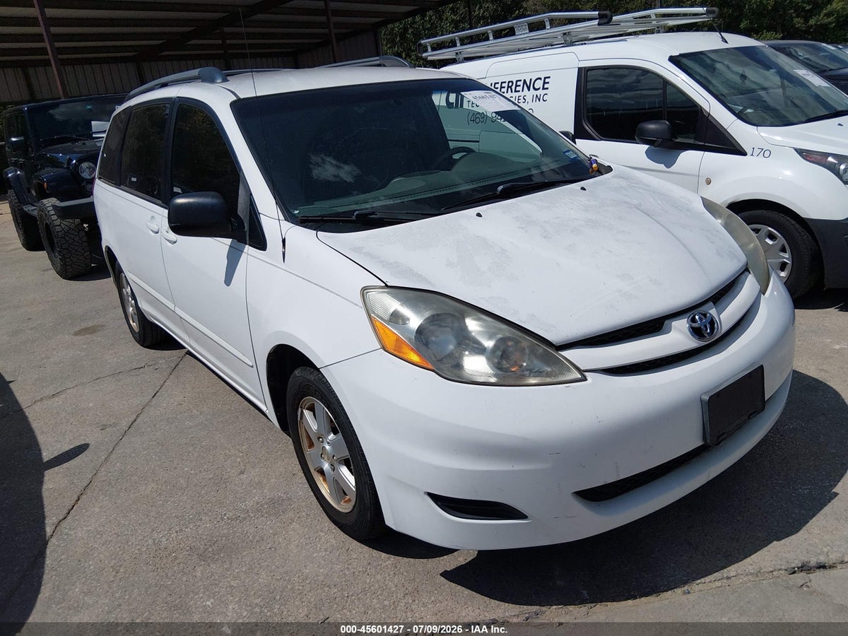 2010 TOYOTA SIENNA LE