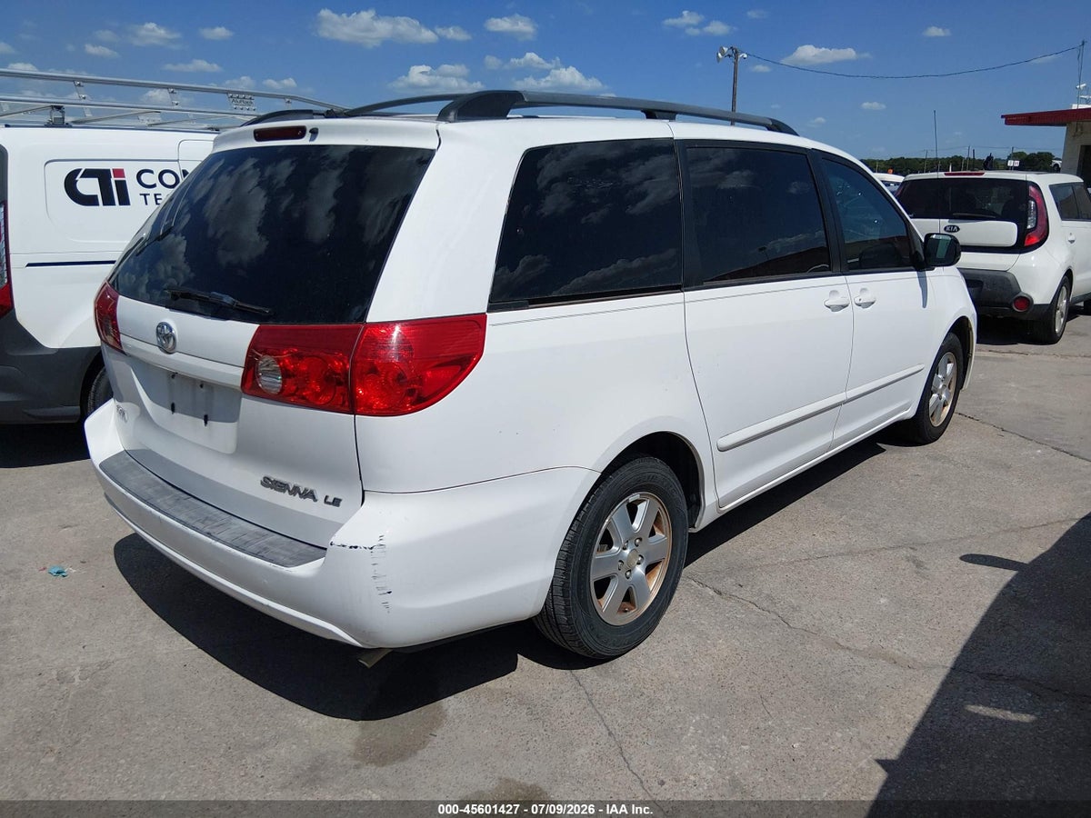 2010 TOYOTA SIENNA LE — снимка 4