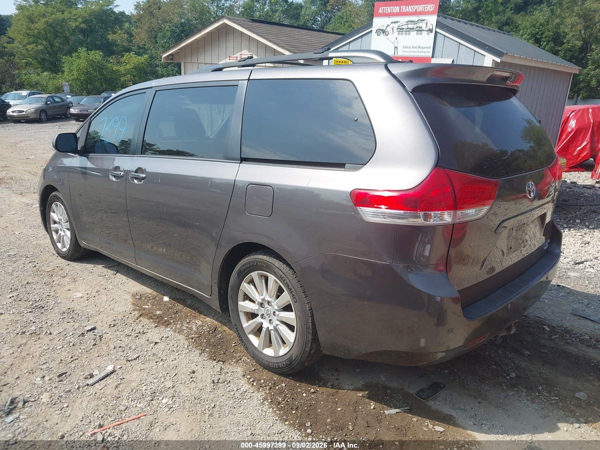 2014 TOYOTA SIENNA XLE 7 PASSENGER — снимка 3