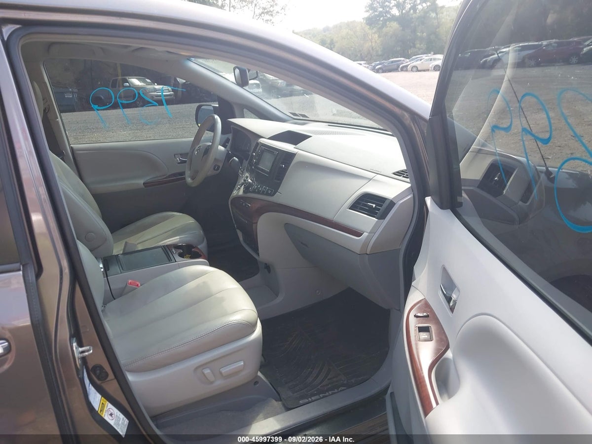 2014 TOYOTA SIENNA XLE 7 PASSENGER — снимка 5