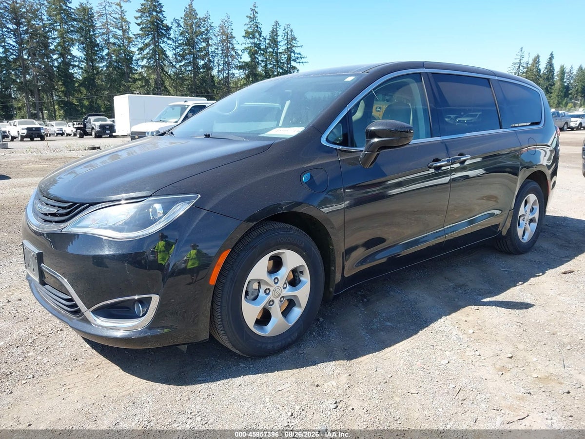 2017 CHRYSLER PACIFICA HYBRID TOURING PLUS — снимка 2