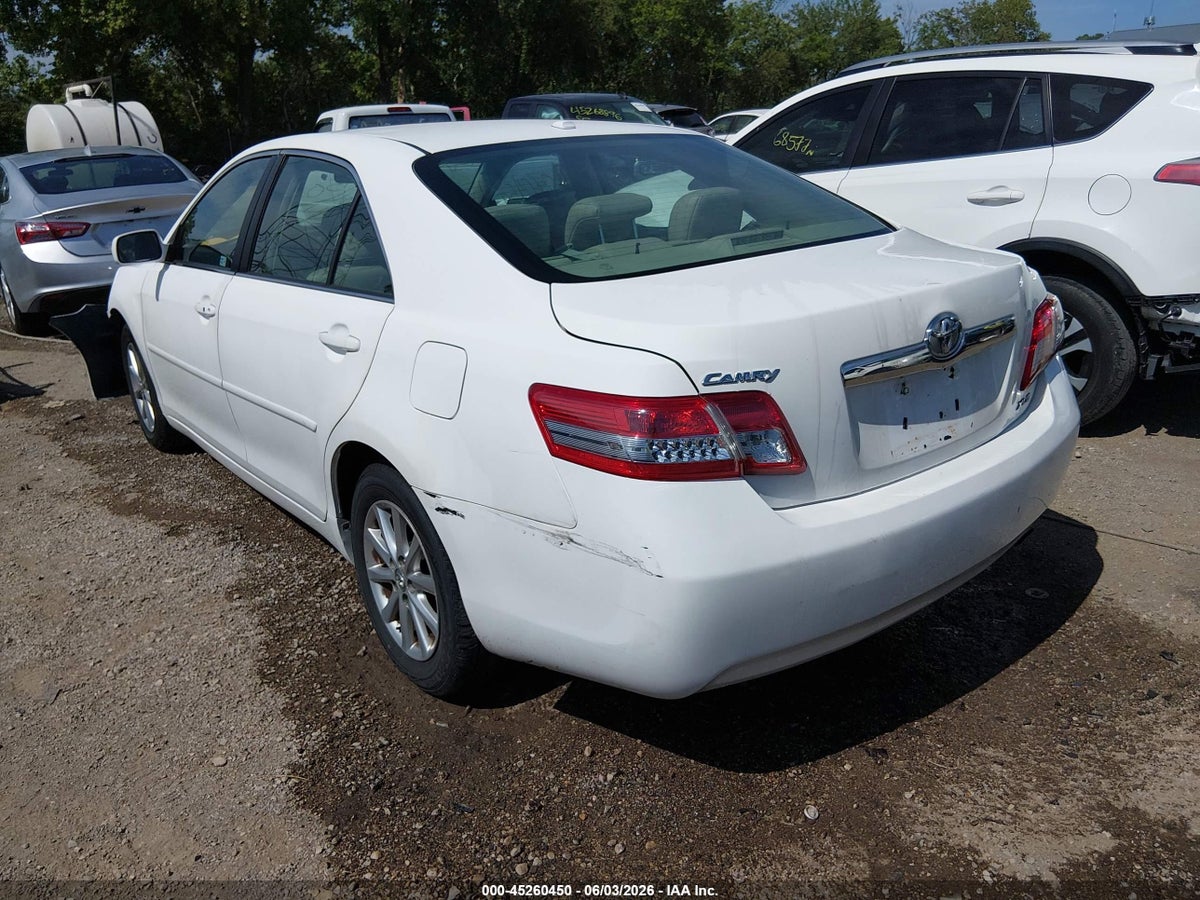 2011 TOYOTA CAMRY XLE — снимка 3