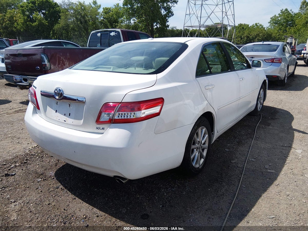 2011 TOYOTA CAMRY XLE — снимка 4