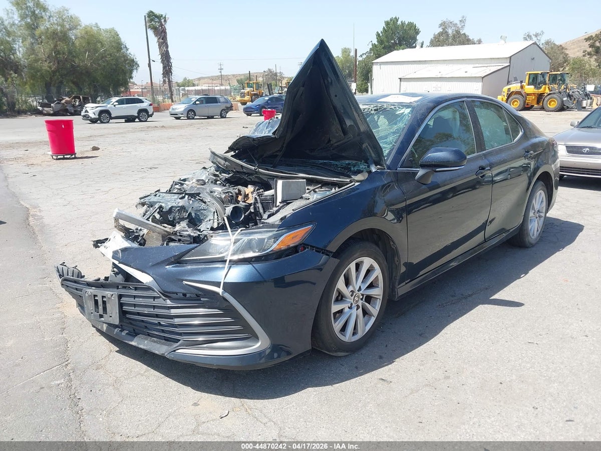 2021 TOYOTA CAMRY LE — снимка 2