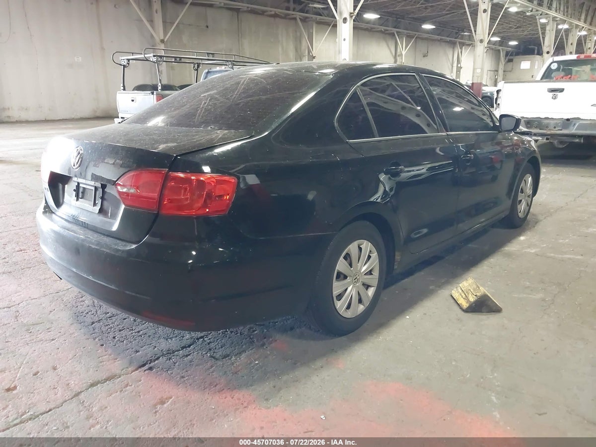 2014 VOLKSWAGEN JETTA 2.0L S — снимка 4