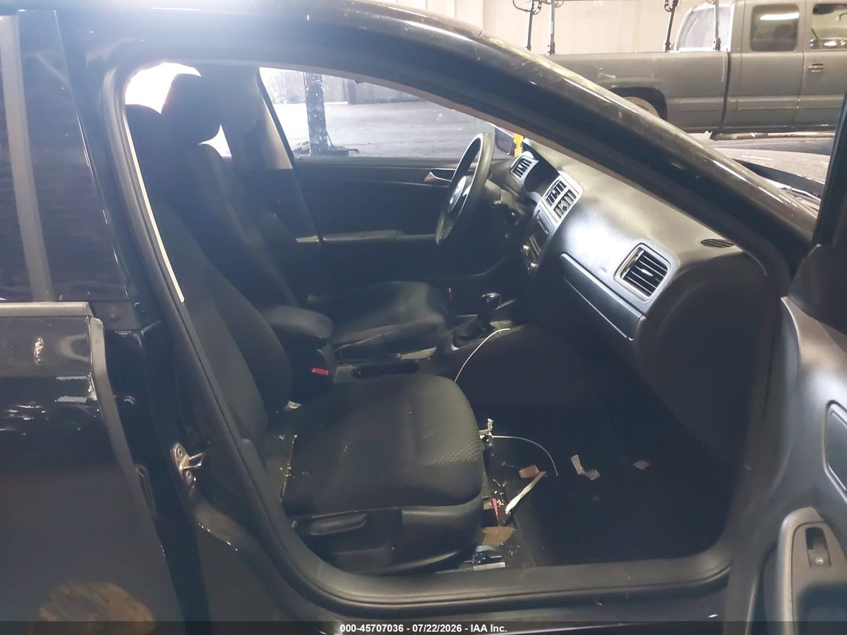 2014 VOLKSWAGEN JETTA 2.0L S — снимка 5