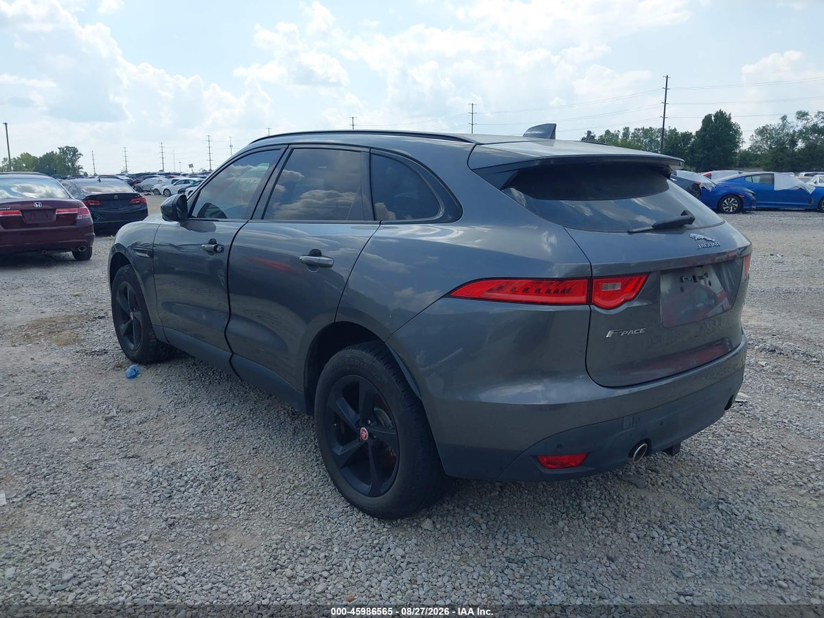 2017 JAGUAR F-PACE 35T PREMIUM — photo 3