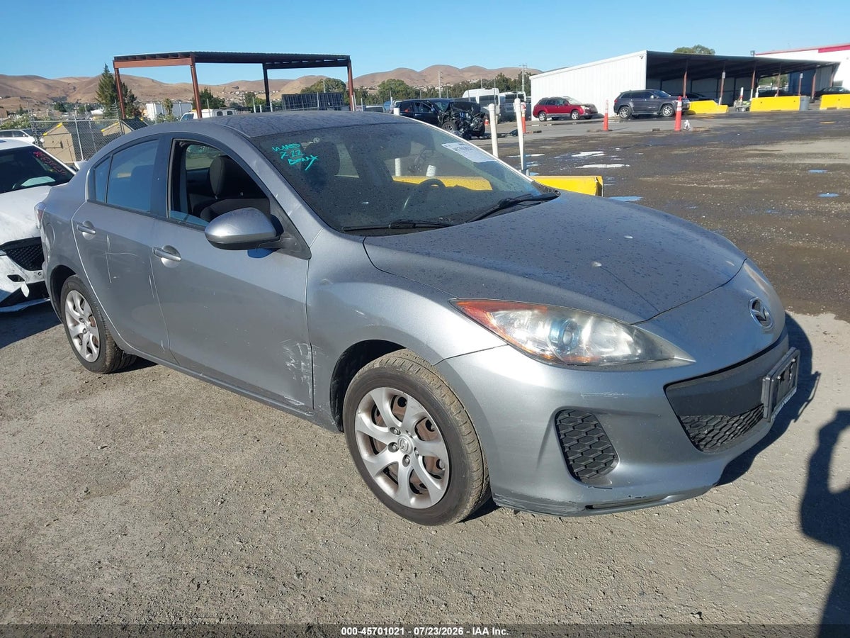 2013 MAZDA MAZDA3 I SPORT