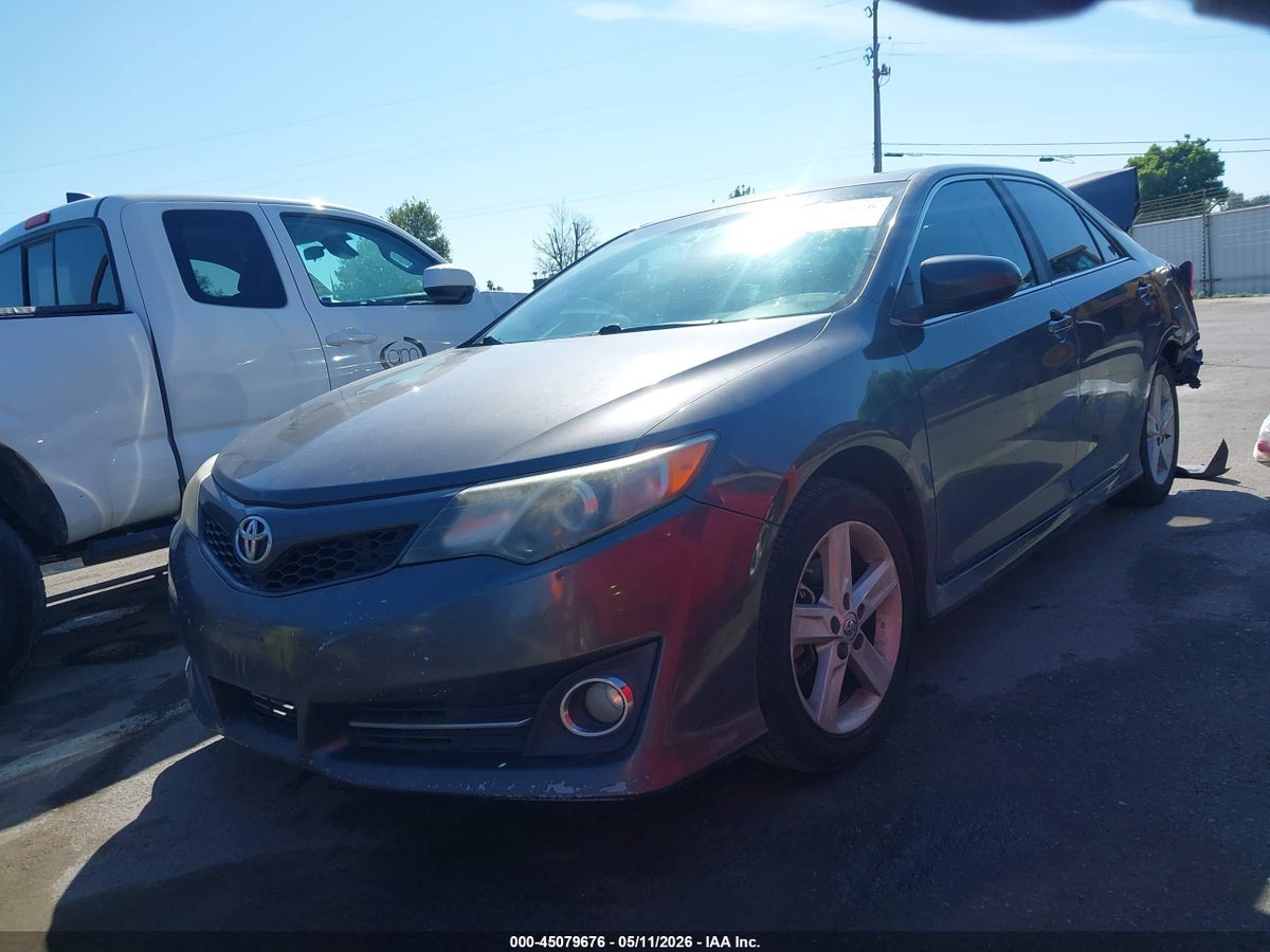 2014 TOYOTA CAMRY SE — снимка 2