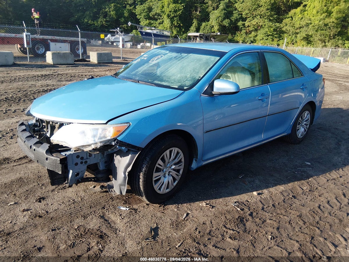 2012 TOYOTA CAMRY LE — снимка 2