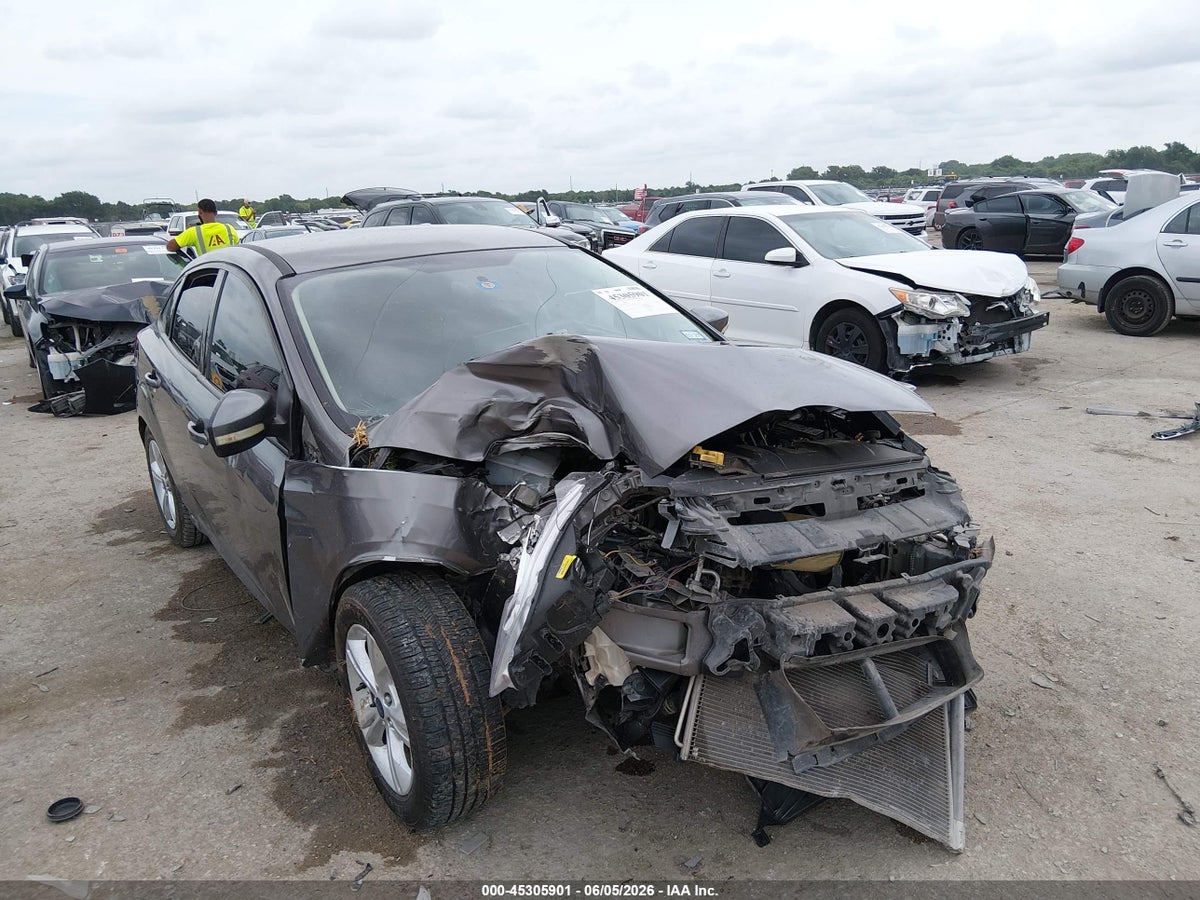 2014 FORD FOCUS SE