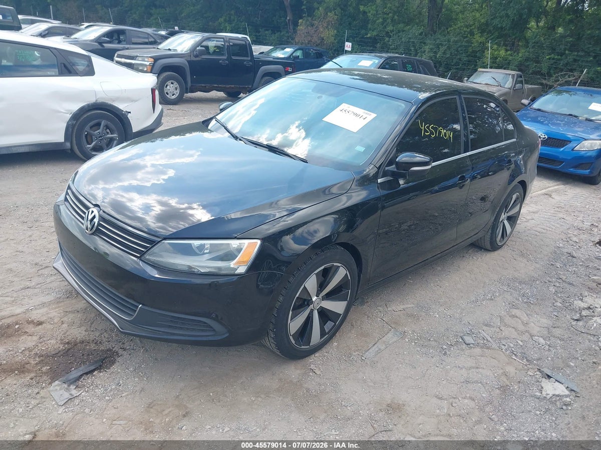 2013 VOLKSWAGEN JETTA 2.5L SE — снимка 2