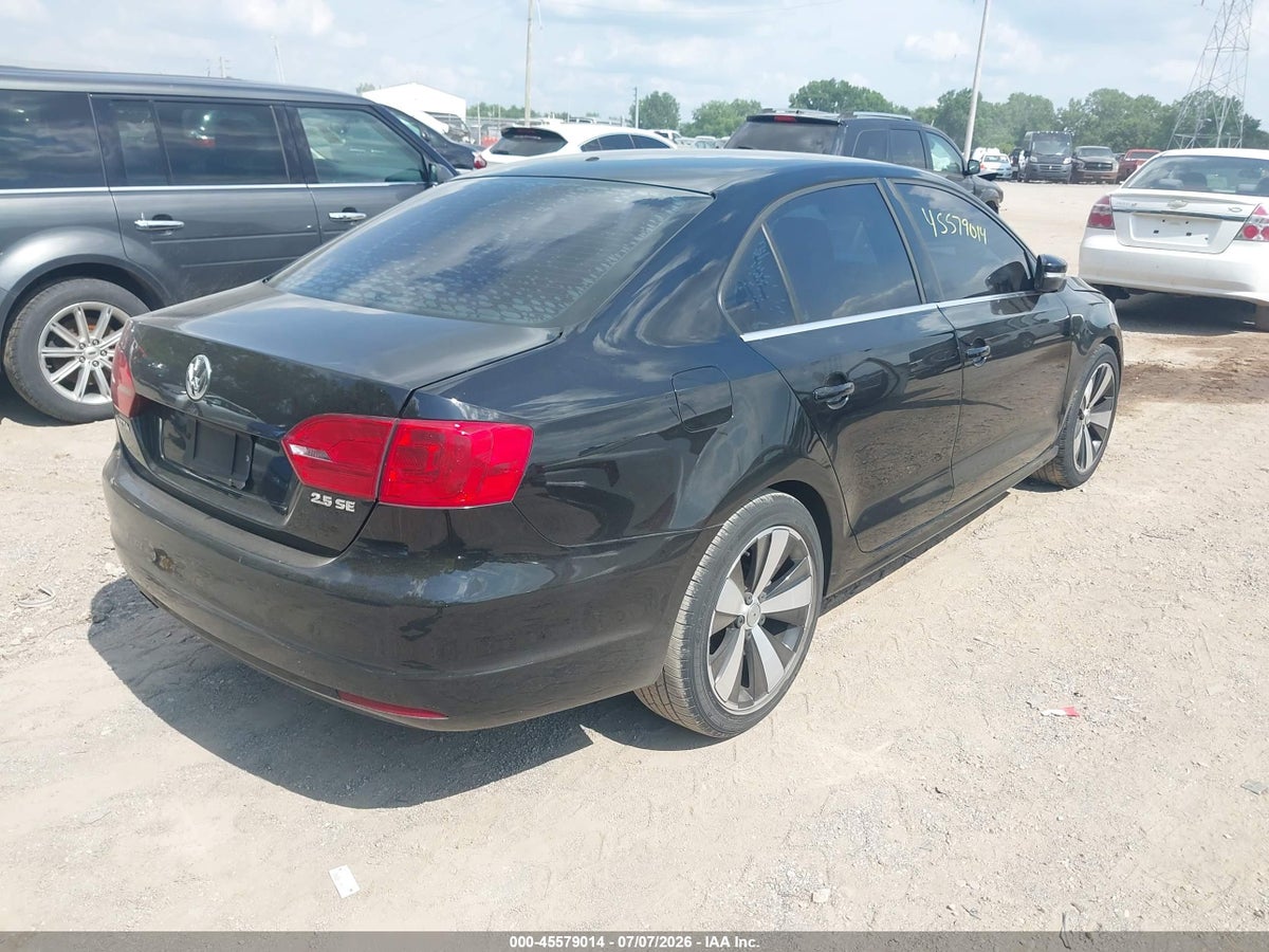 2013 VOLKSWAGEN JETTA 2.5L SE — снимка 4