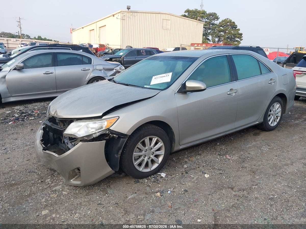 2013 TOYOTA CAMRY LE — снимка 2